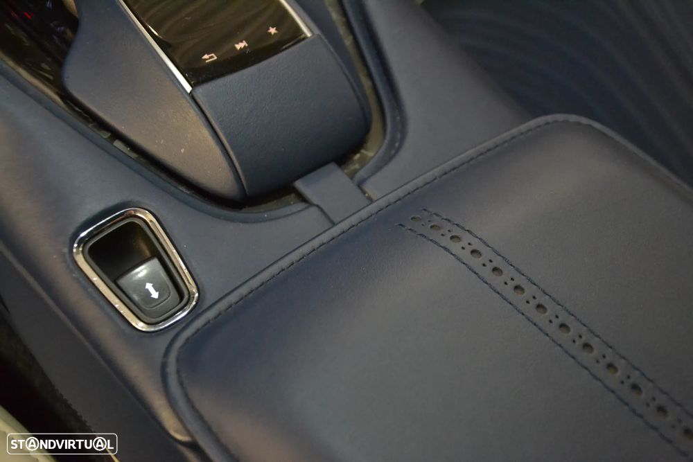 Aston Martin DB11 Coupé V12 Auto - 34