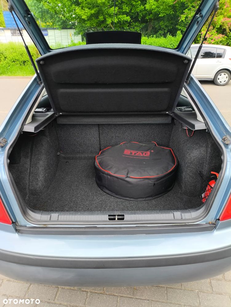Skoda Octavia 1.6 Tour - 7