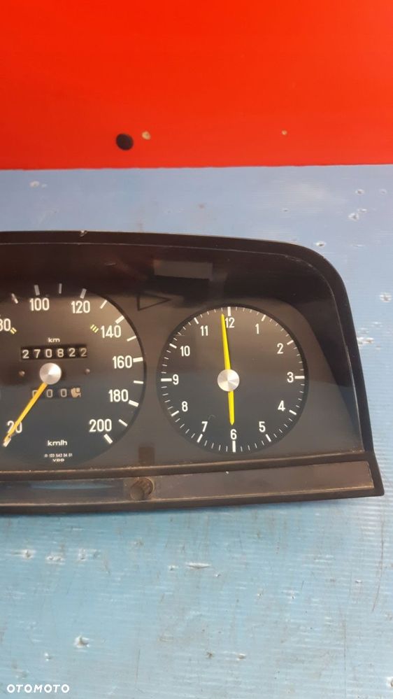 Mercedes W123 2.5B Licznik - 3