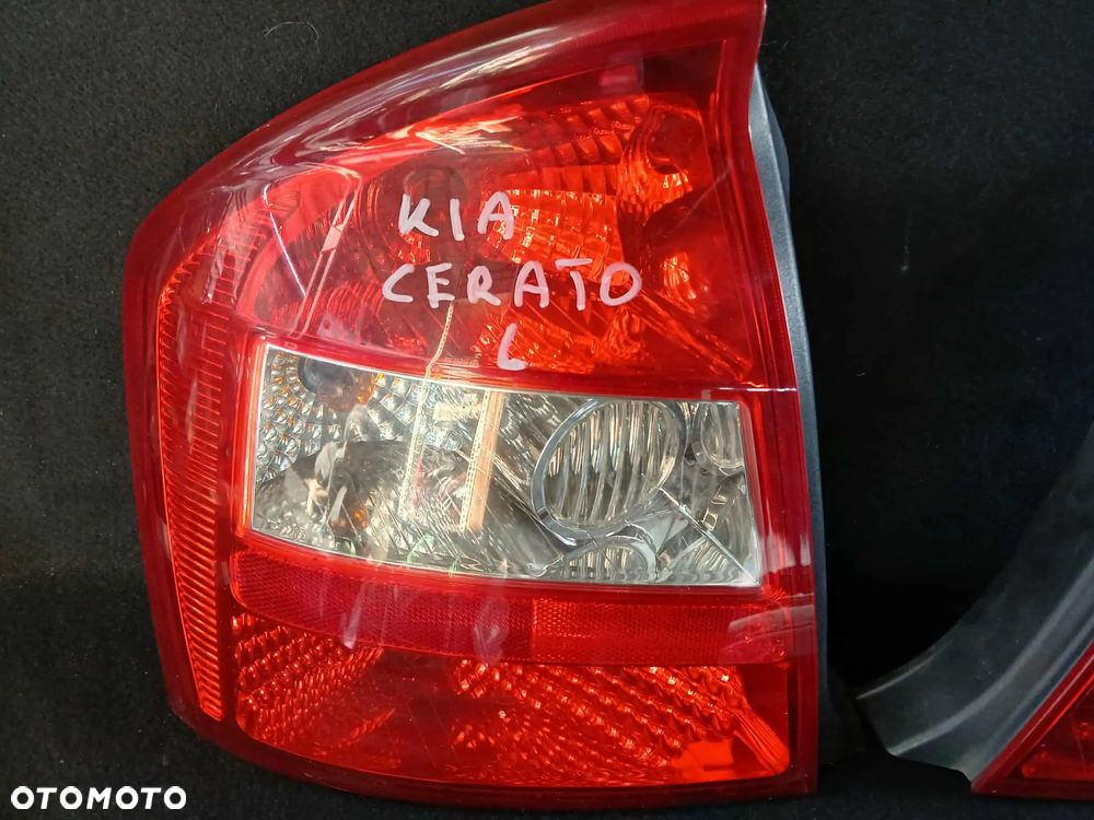 Kia Cerato lampa tylna lewa. - 1