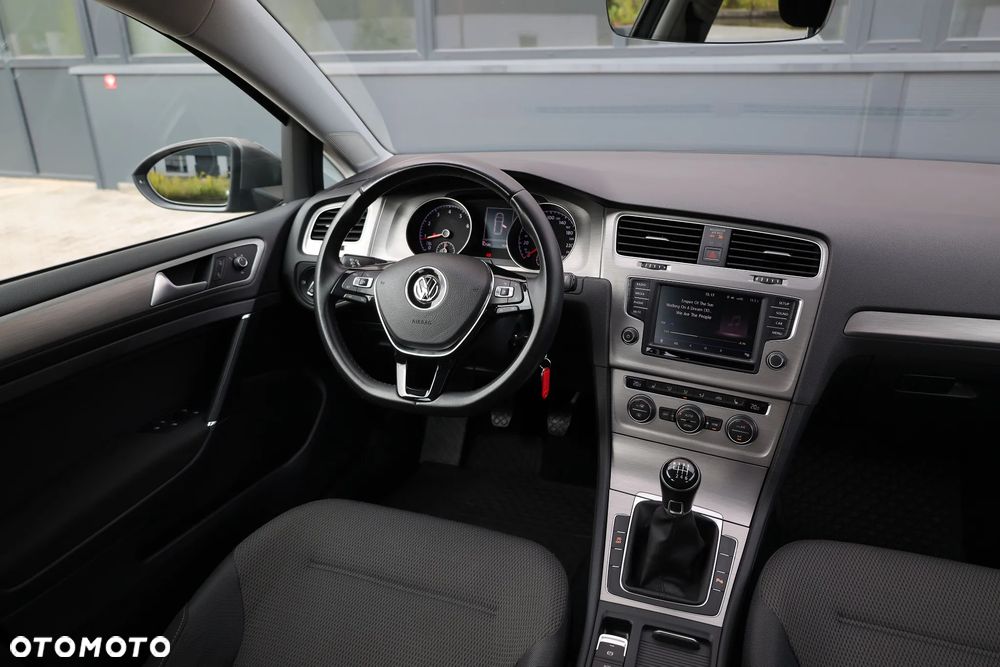Volkswagen Golf 1.4 TSI BMT Comfortline - 25