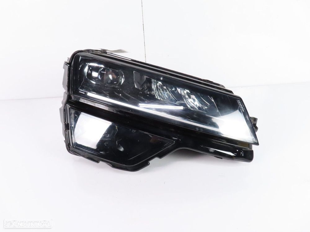 Farol LED Direito Usado / Original SKODA KAROQ (NU7) 57B941016B - 1
