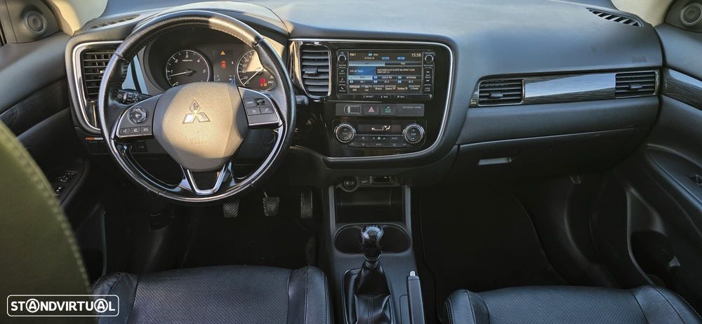 Mitsubishi Outlander 2.2 DI-D Instyle Navi - 15