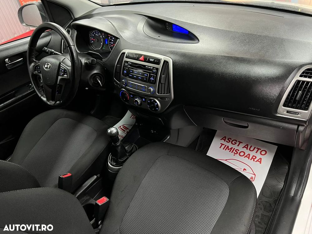 Hyundai i20 - 17