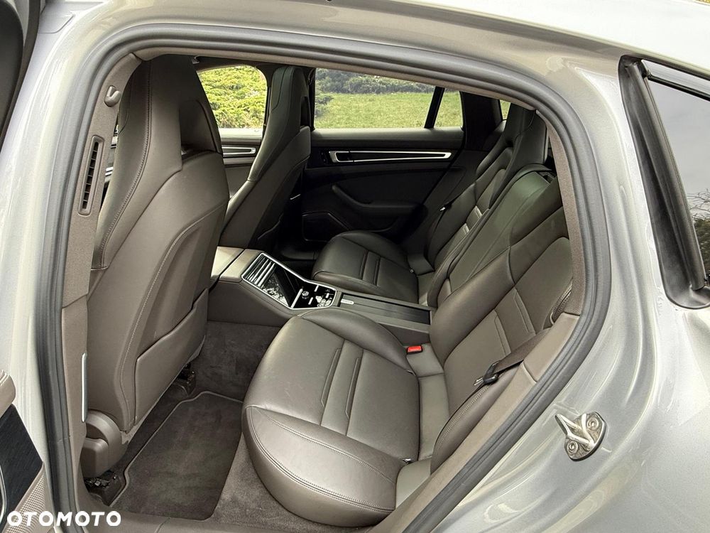 Porsche Panamera 4 - 10