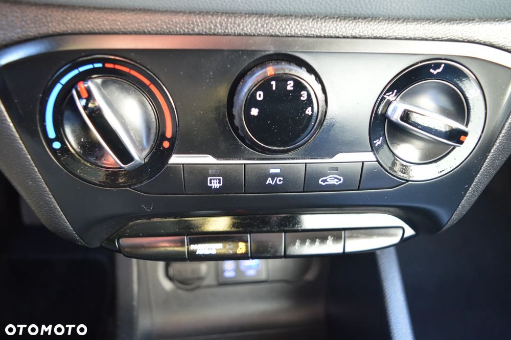 Hyundai i20 blue 1.2 - 20