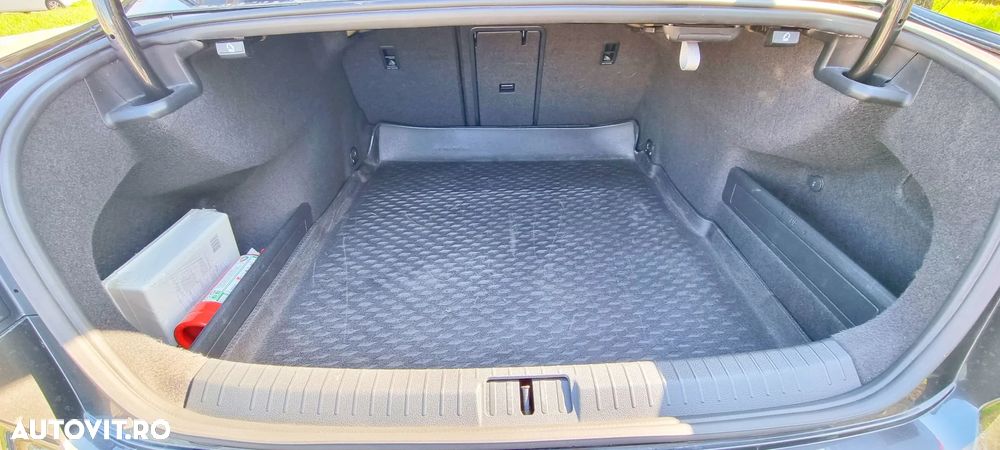 Volkswagen Passat 2.0 TDI DSG Highline - 21