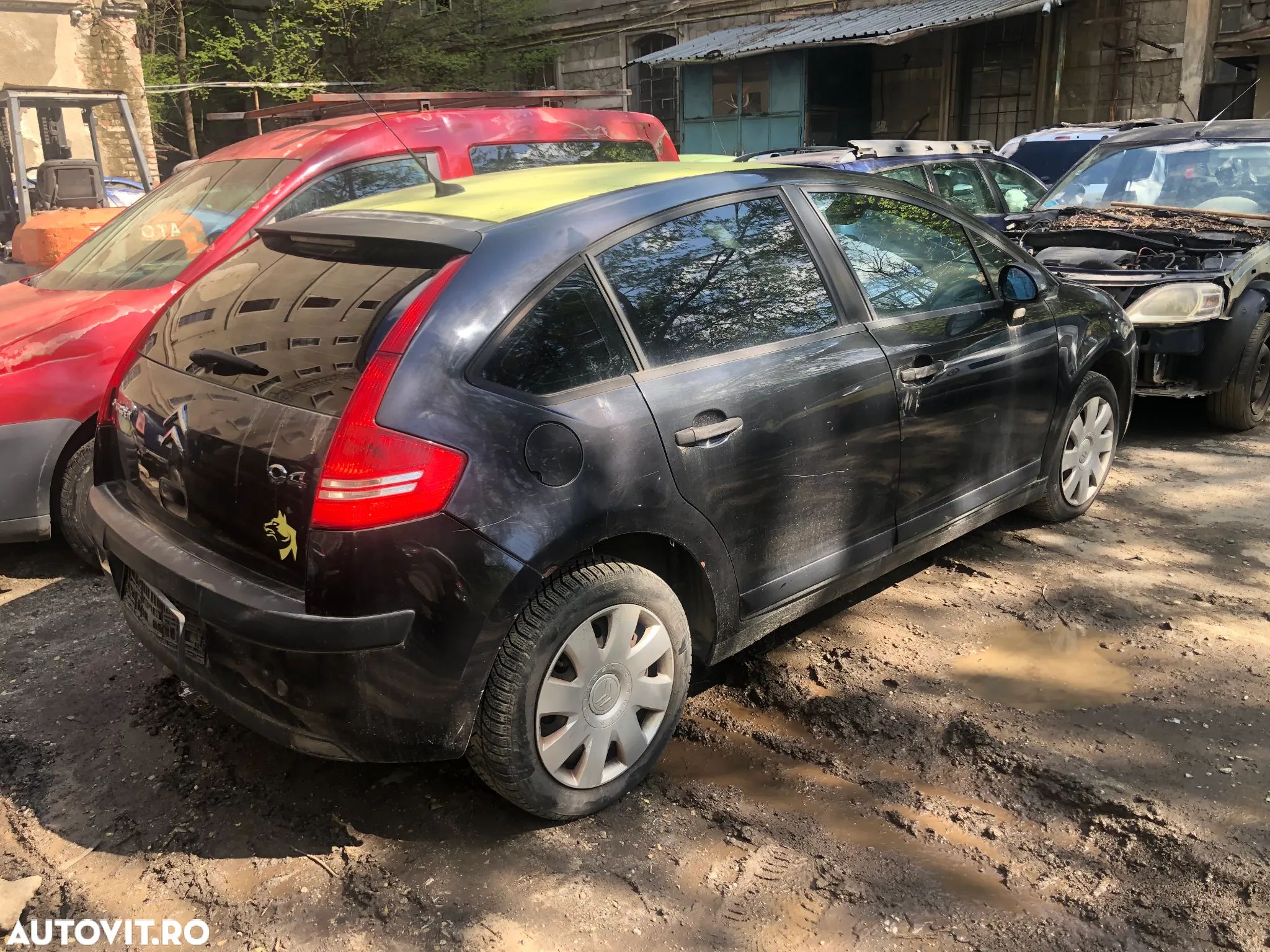 Dezmembrez Citroen C4 2006 negru diesel 4 usi - 1
