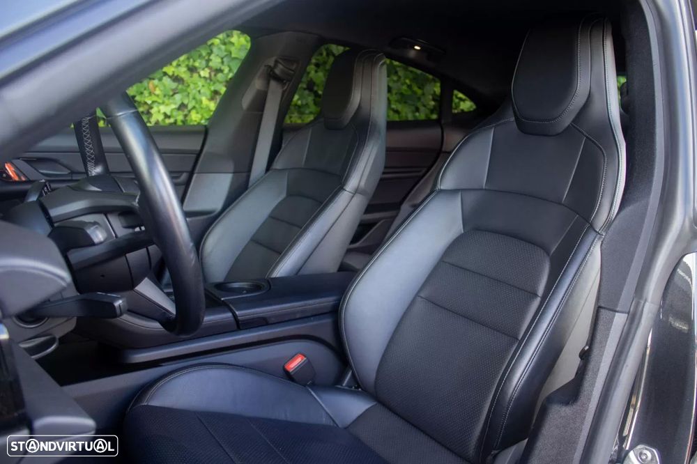 Porsche Taycan 4 Black Edition - 13