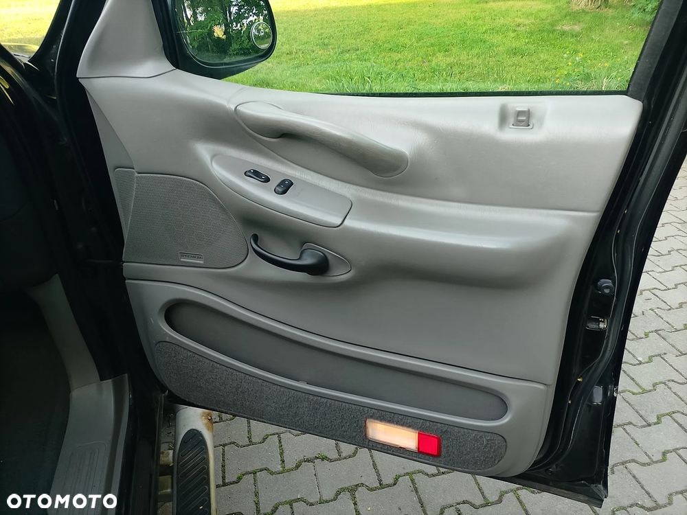 Ford Expedition 4.6 XLT 4WD - 21
