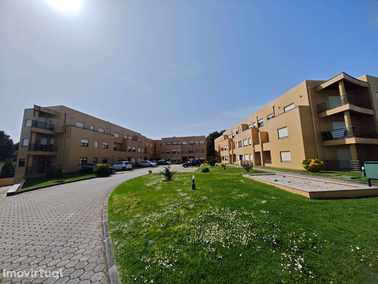 LA - Apartamento T3+1 Para Venda, localizado em Pedroso, Gaia - Grande imagem: 2/22