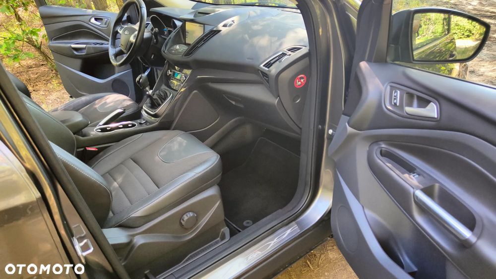 Ford Kuga 2.0 TDCi 4x4 Titanium - 36