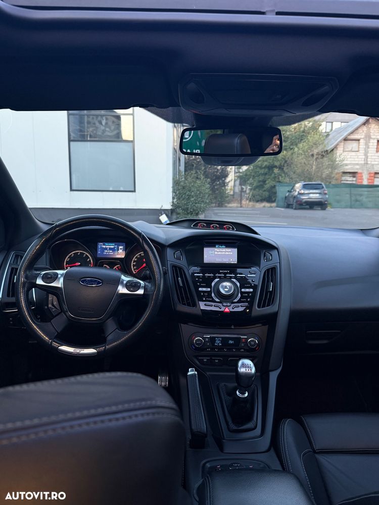 Ford Focus - 12