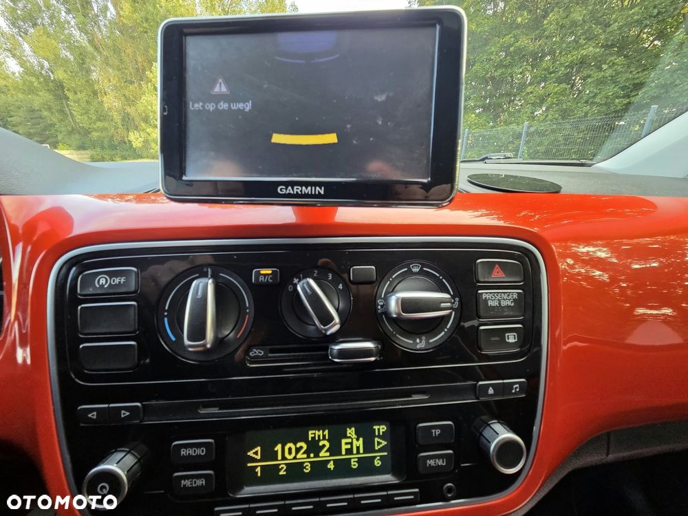 Volkswagen up! groove - 20