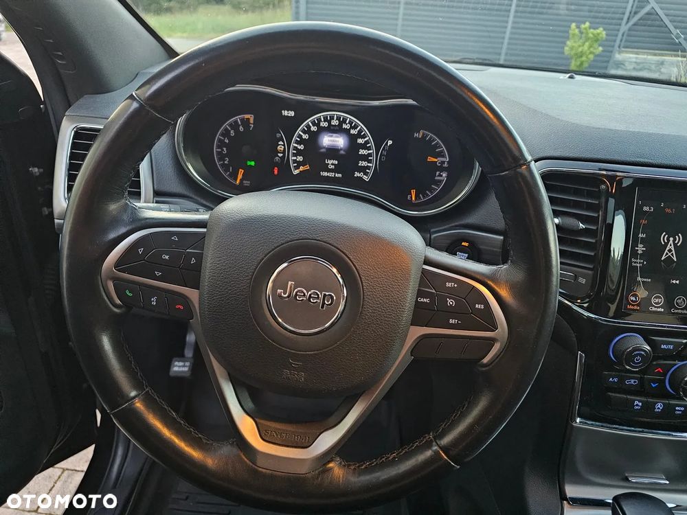 Jeep Grand Cherokee - 15