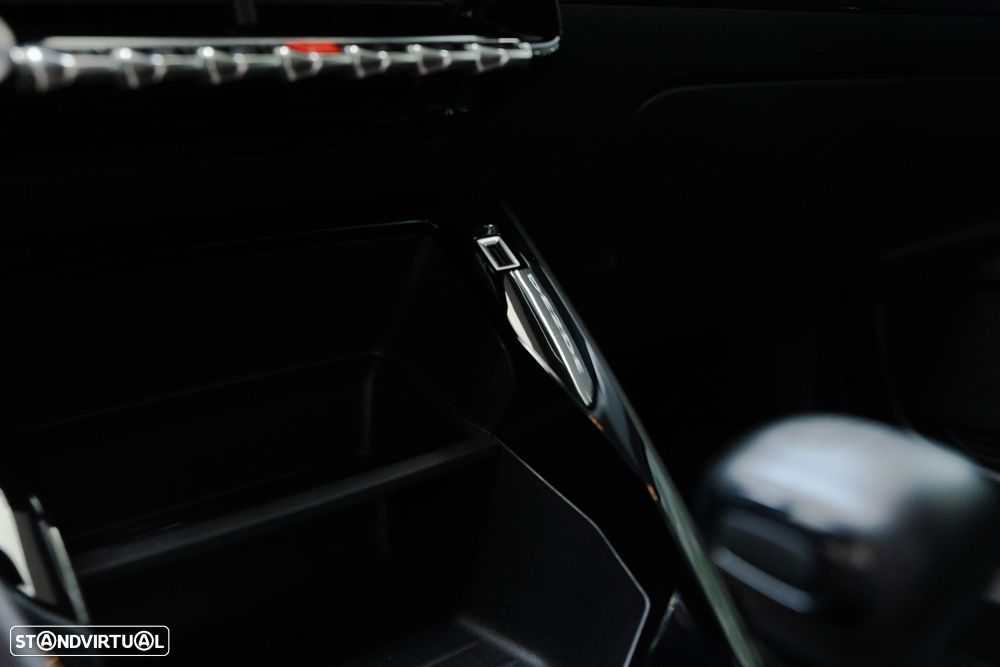 Peugeot 2008 1.2 PureTech Active - 27