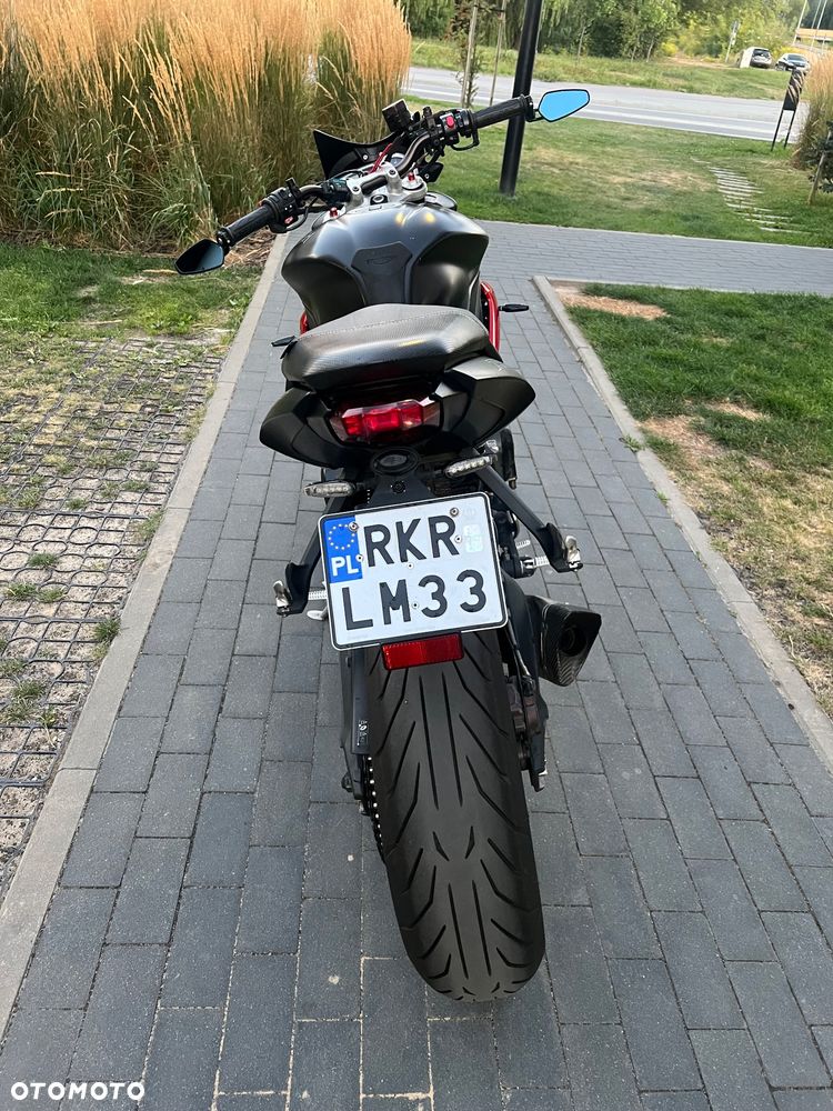 Triumph Street Triple - 4