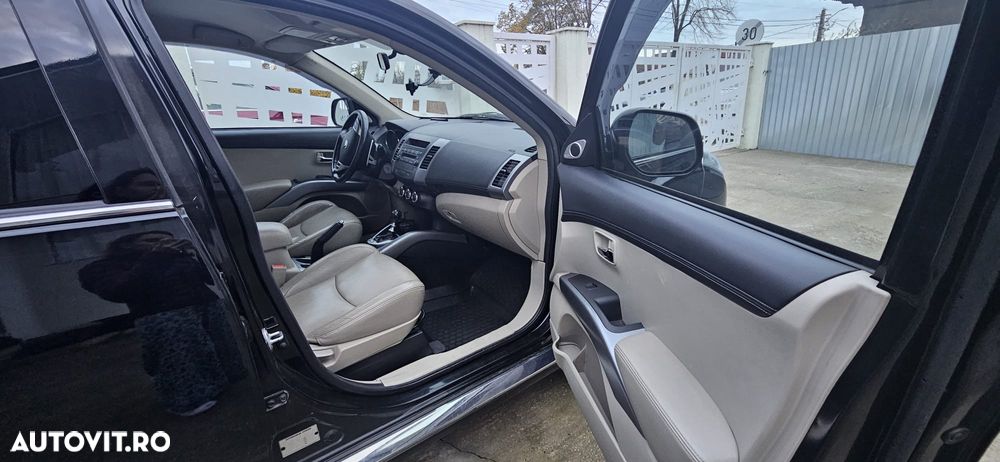 Citroën C-Crosser 2.2 HDI Exclusive - 9