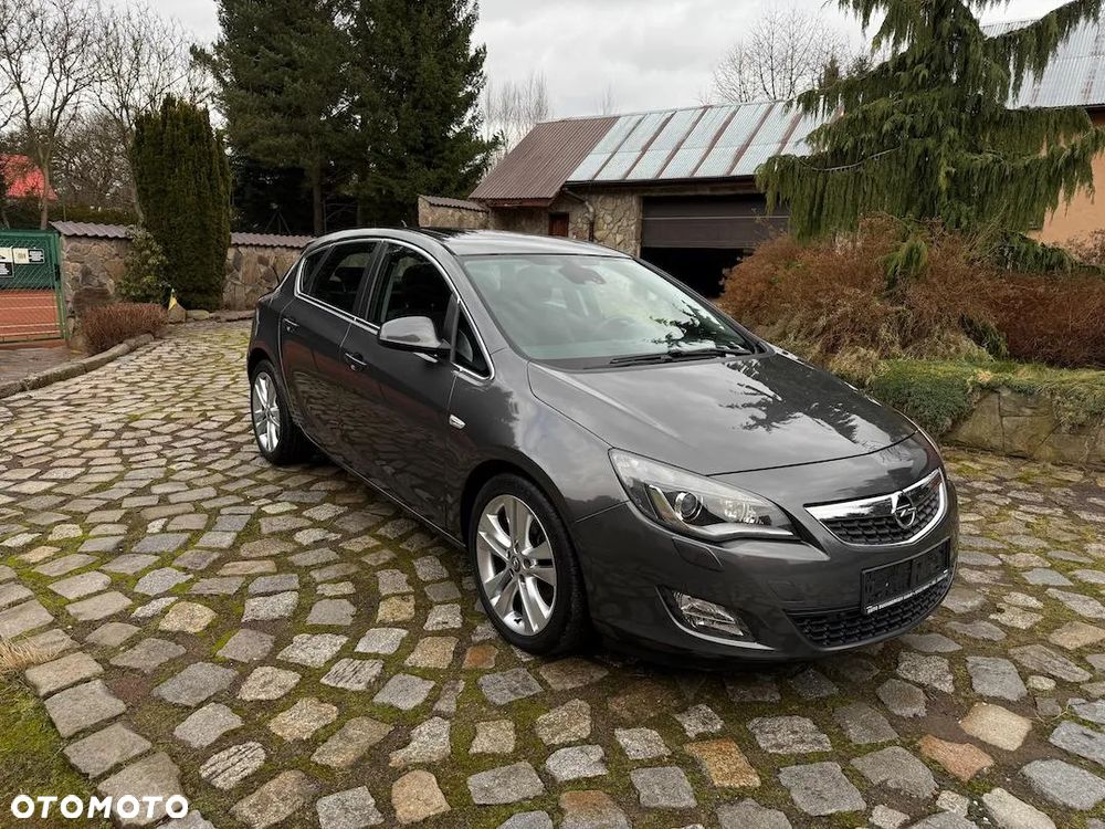 Opel Astra GTC 1.6 Turbo Edition - 17