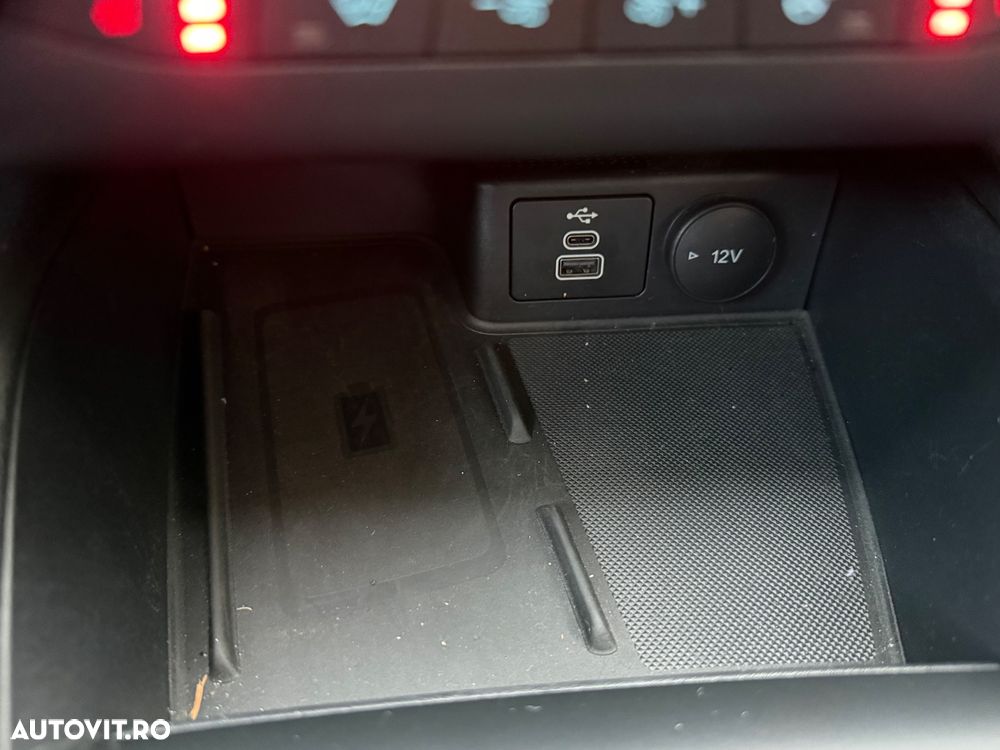 Ford Kuga 1.6 EcoBoost 2x4 Titanium - 23