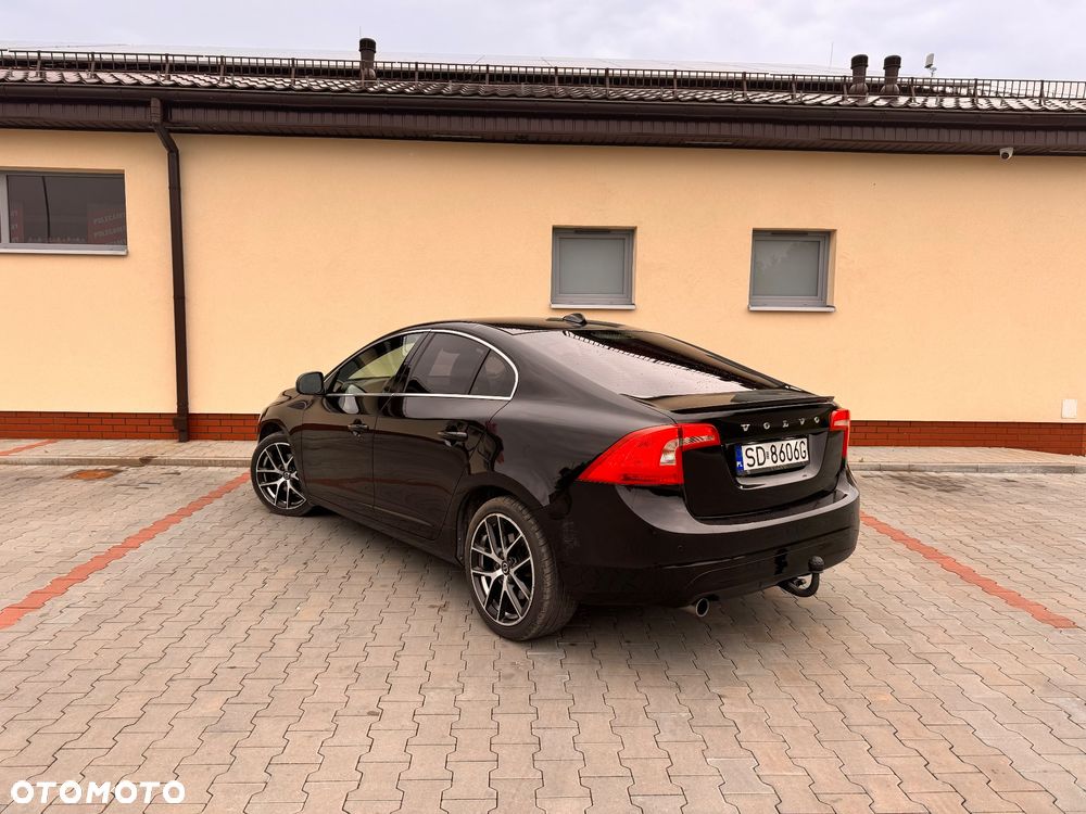Volvo S60 D3 Drive-E R-Design Momentum - 4