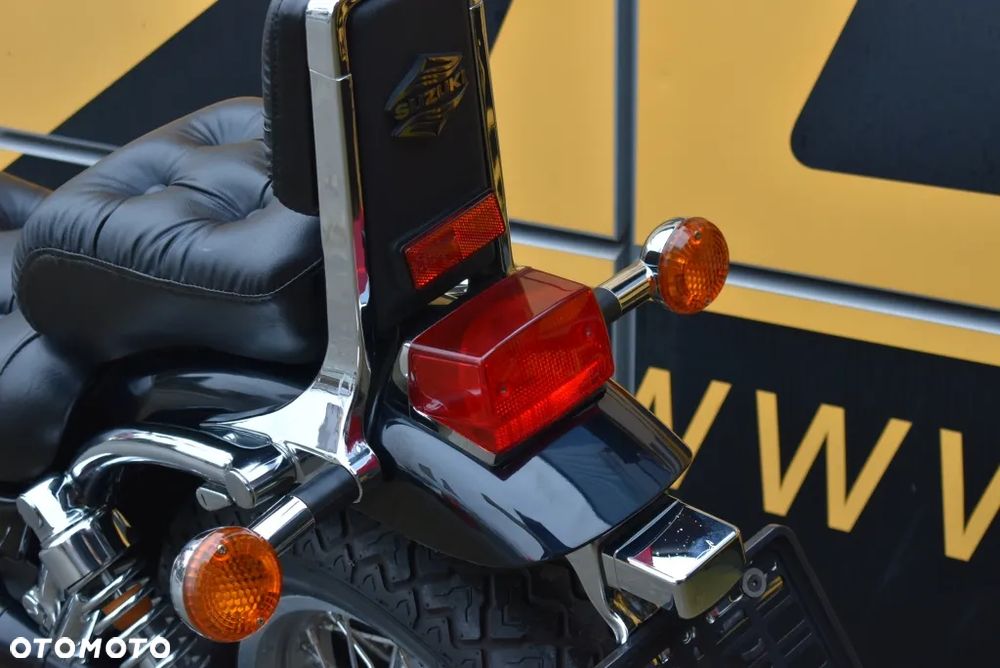 Suzuki Intruder - 16