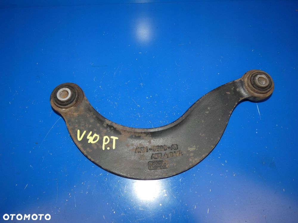 VOLVO V40 II WAHACZ PRAWY TYŁ TYLNY - 1