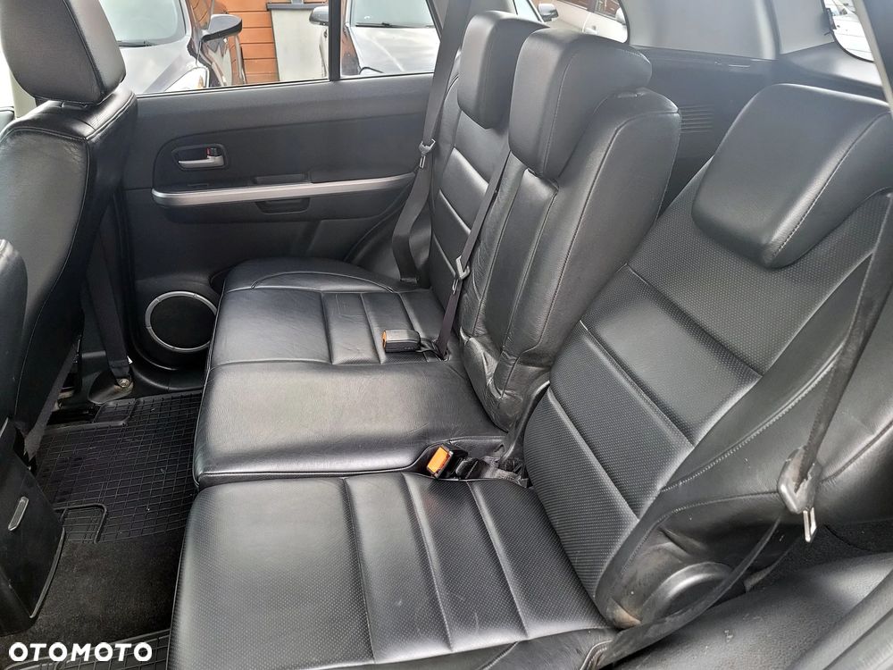 Suzuki Grand Vitara 2.0 Comfort + - 23