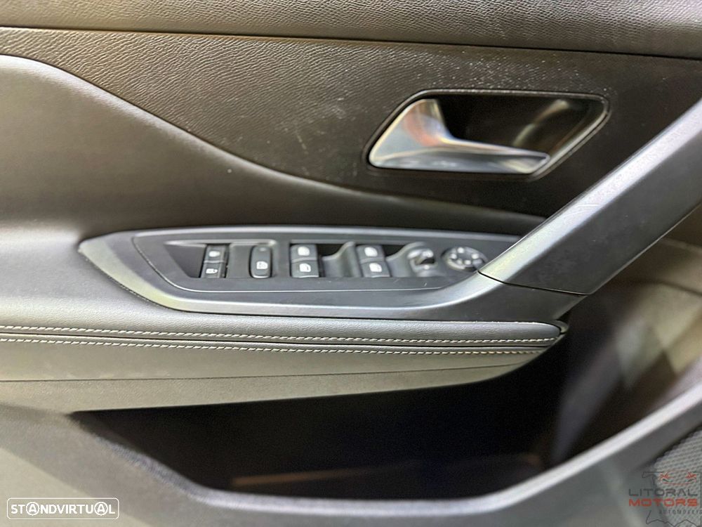 Peugeot 308 SW 1.2 PureTech Allure Pack EAT8 - 18