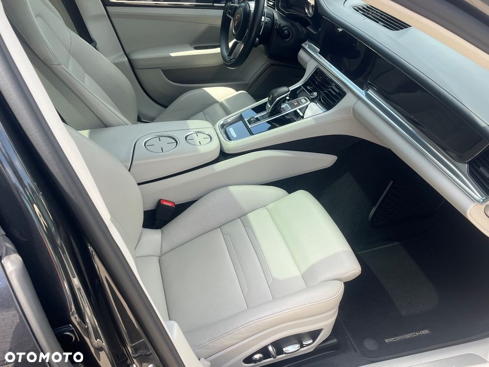Porsche Panamera 4 Sport Turismo - 5