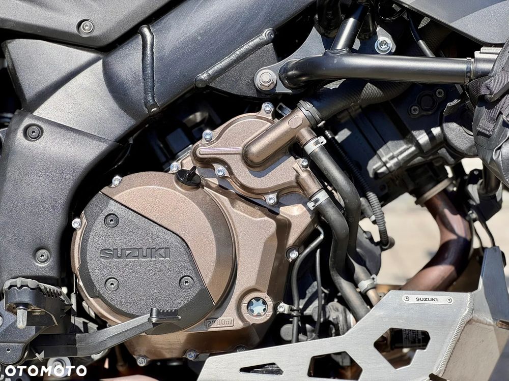Suzuki V-STROM - 8