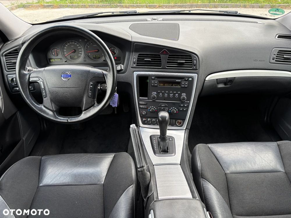 Volvo V70 2.4 Momentum - 23