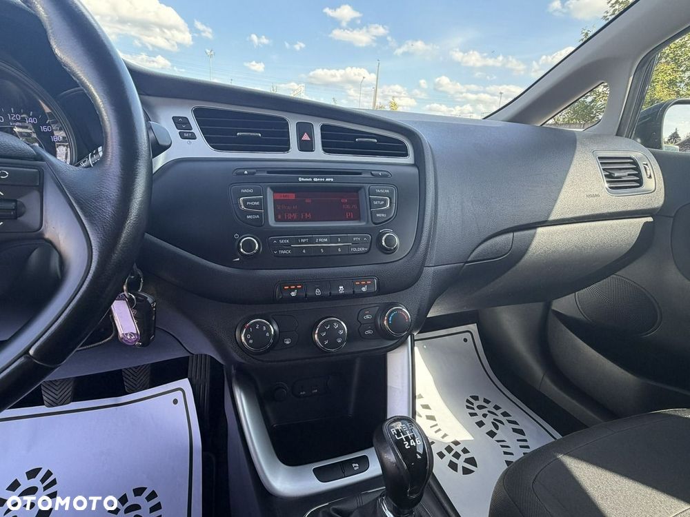 Kia Ceed - 33