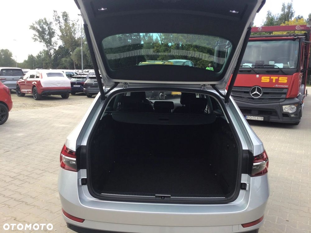 Skoda Superb 2.0 TDI SCR Style DSG - 24