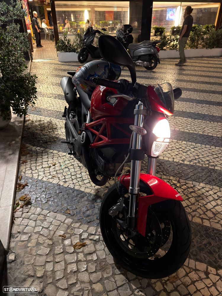 Ducati Monster 696 - 18
