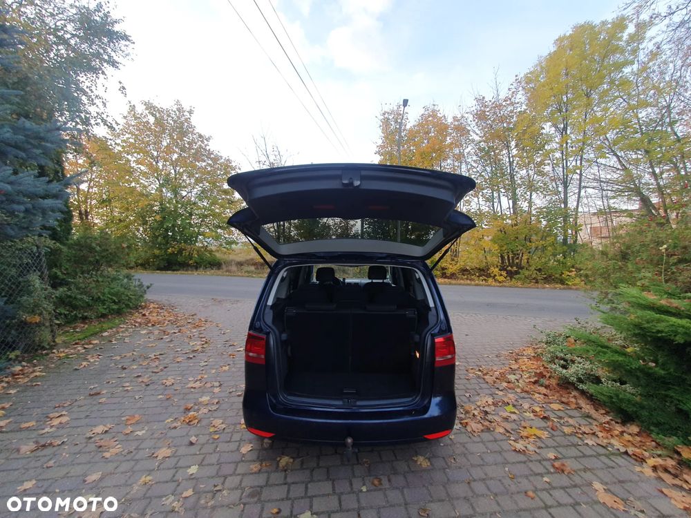 Volkswagen Touran 2.0 TDI DPF BlueMotion Technology DSG Comfortline - 8