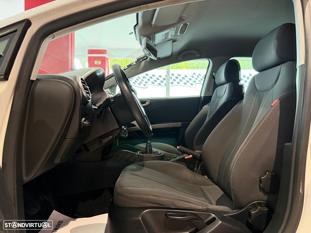 SEAT Leon 1.6 TDI ECOMOTIVE Copa Plus - 4