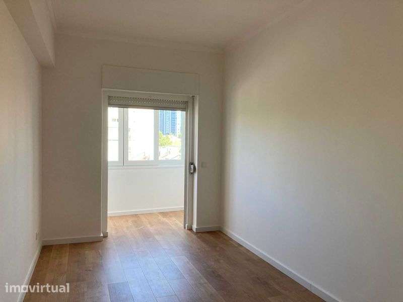 Apartamento para arrendar na estrada da luz - Grande imagem: 3/9