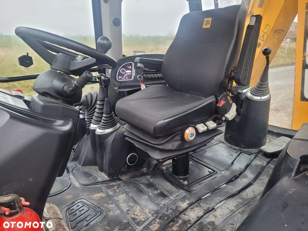 JCB 3CX - 4