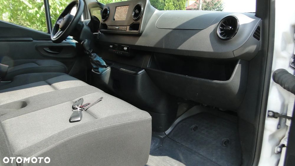 Mercedes-Benz SPRINTER - 19