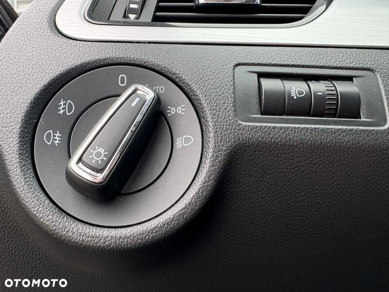 Skoda RAPID 1.0 TSI Ambition - 25