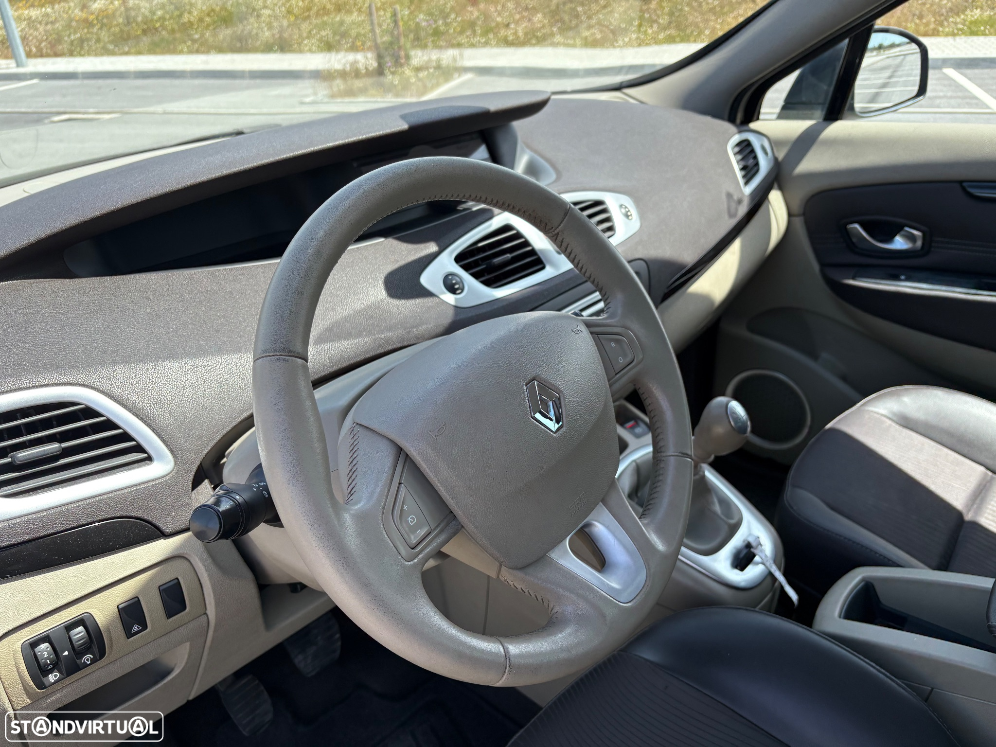 Renault Grand Scénic 1.5 dCi Luxe 7L - 23