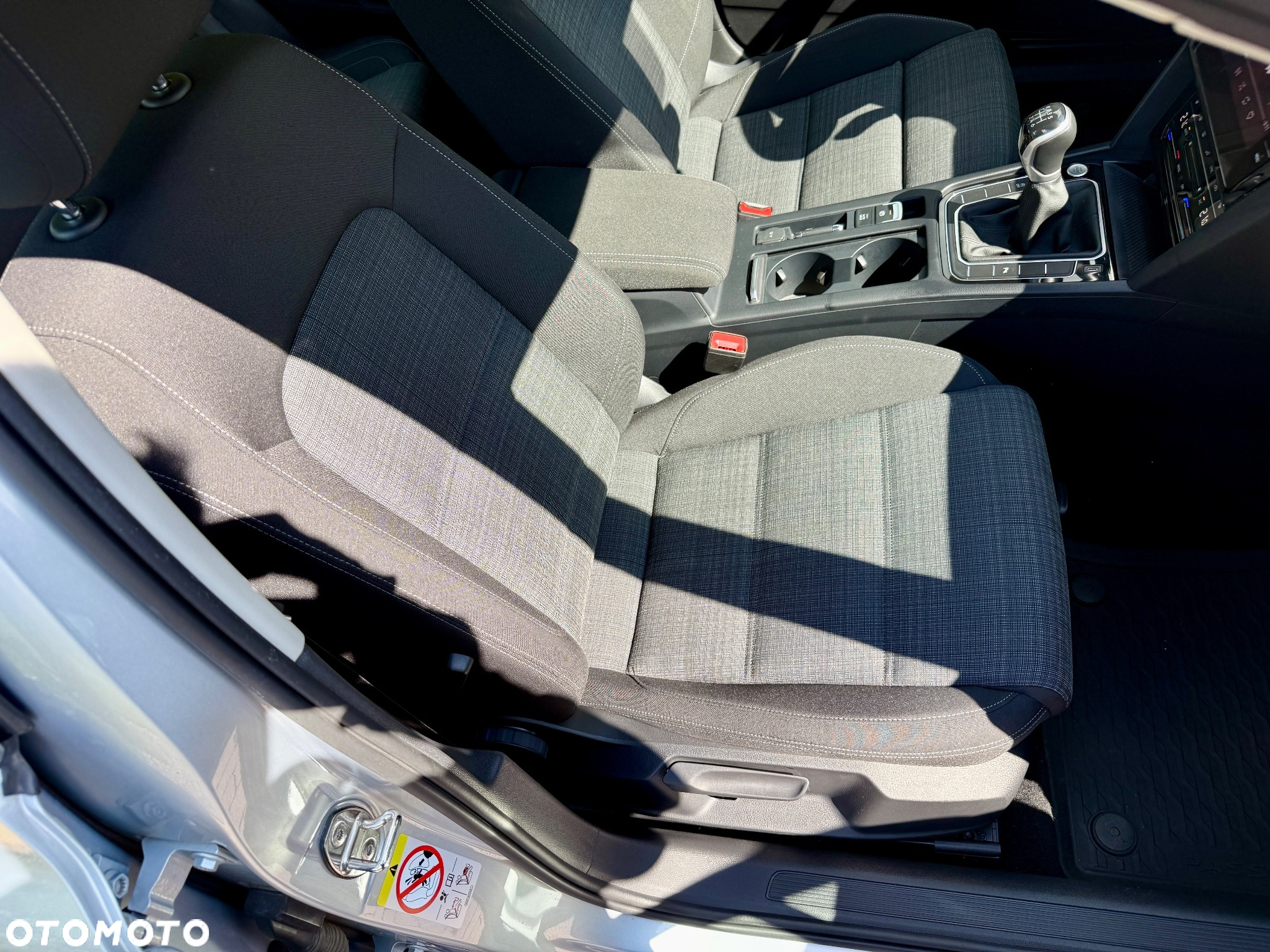 Volkswagen Passat 2.0 TDI EVO Business - 28