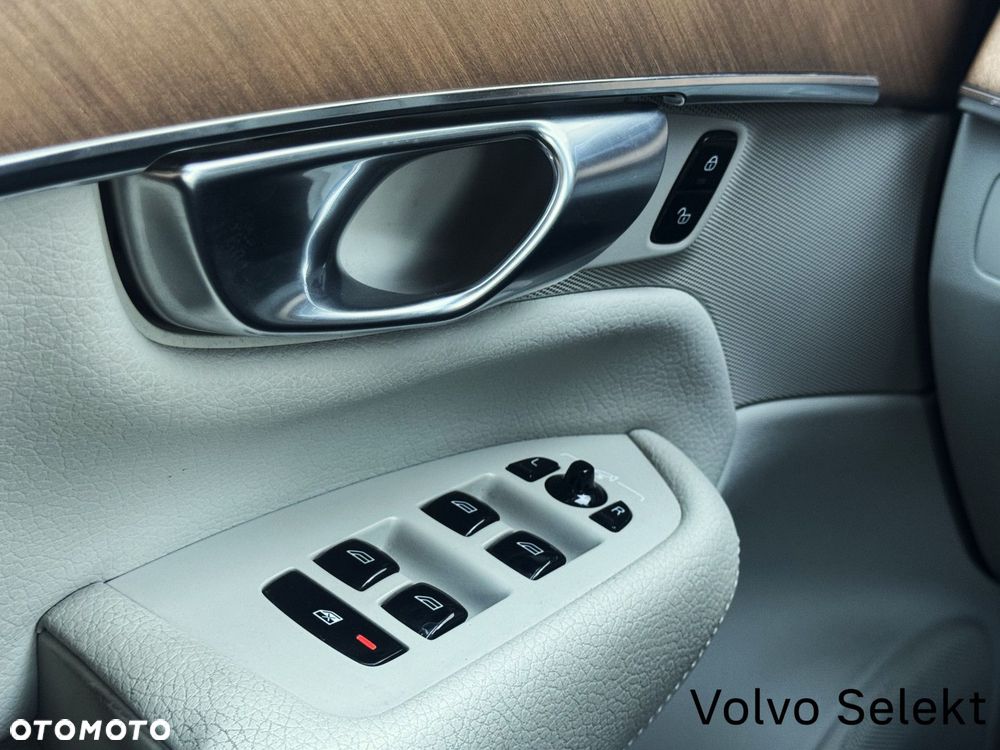 Volvo XC 90 - 36