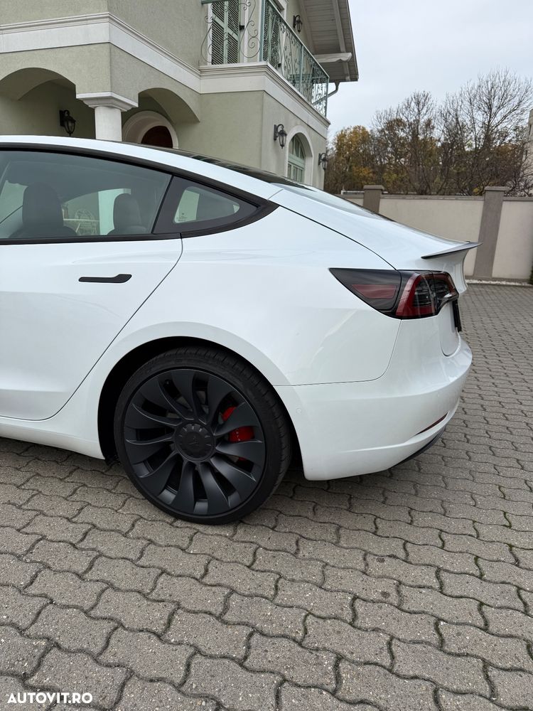 Tesla Model 3 - 10