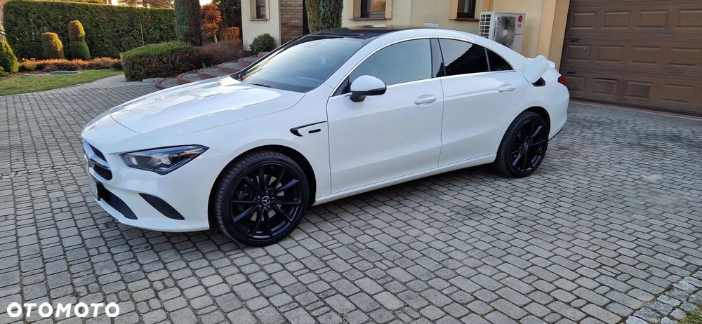 Mercedes-Benz CLA 250 E 8G-DCT - 4