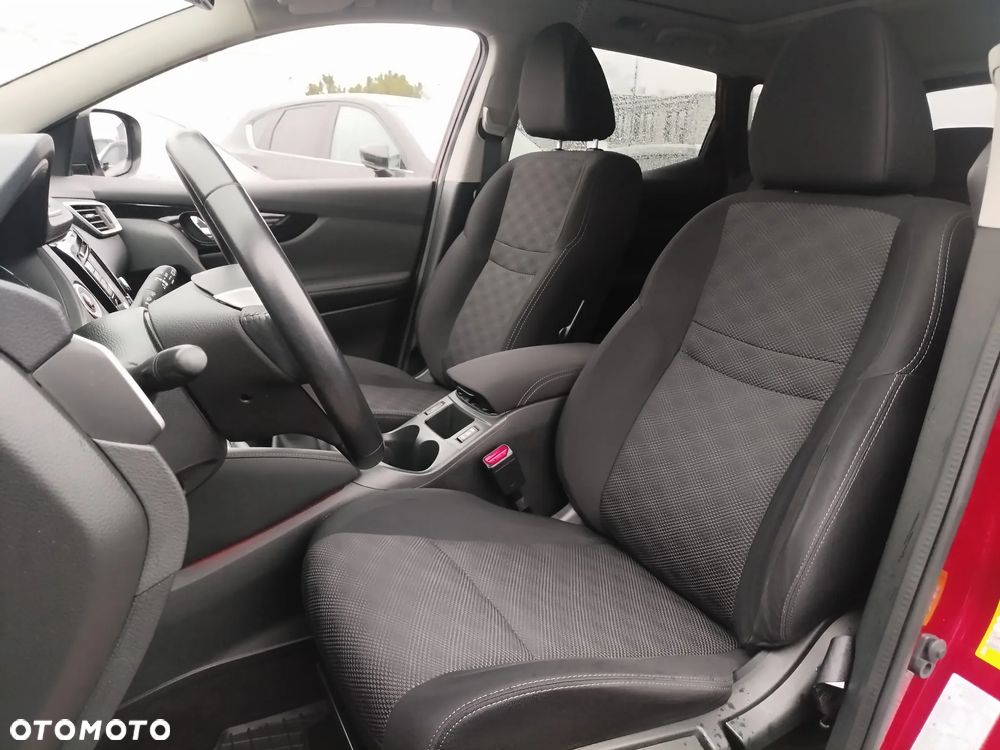 Nissan Qashqai 1.6 DIG-T N-Connecta - 17