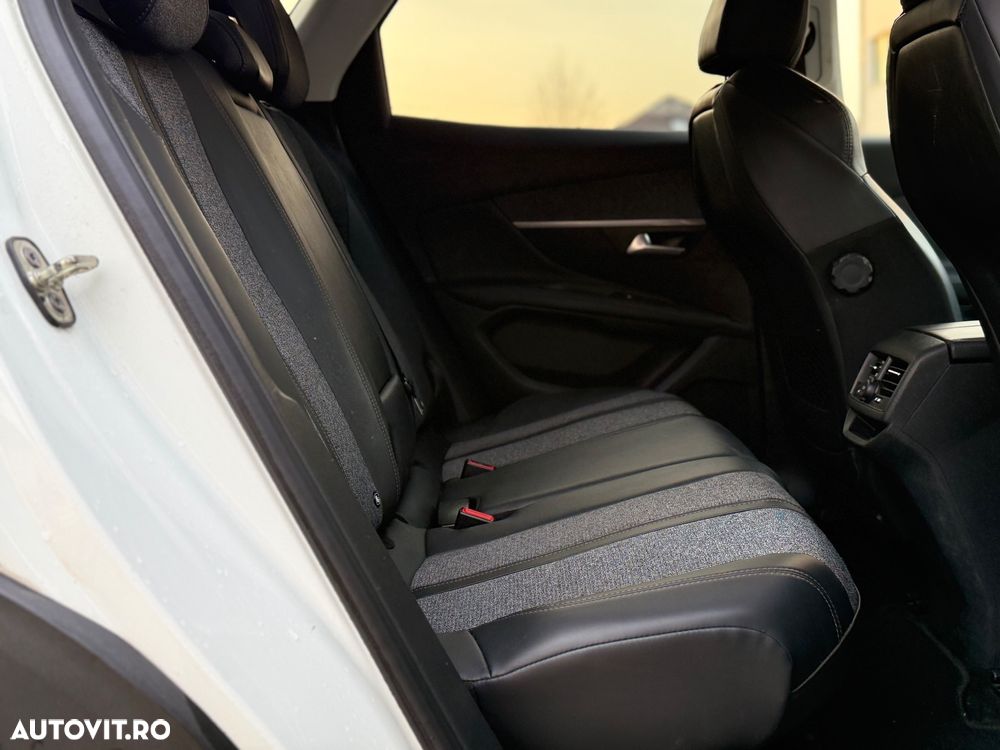 Peugeot 3008 PureTech 130 Stop & Start GPF Active Pack - 12