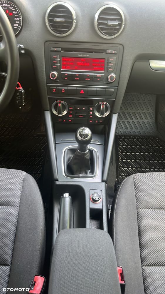 Audi A3 Sportback 1.6 TDI DPF Ambition - 10