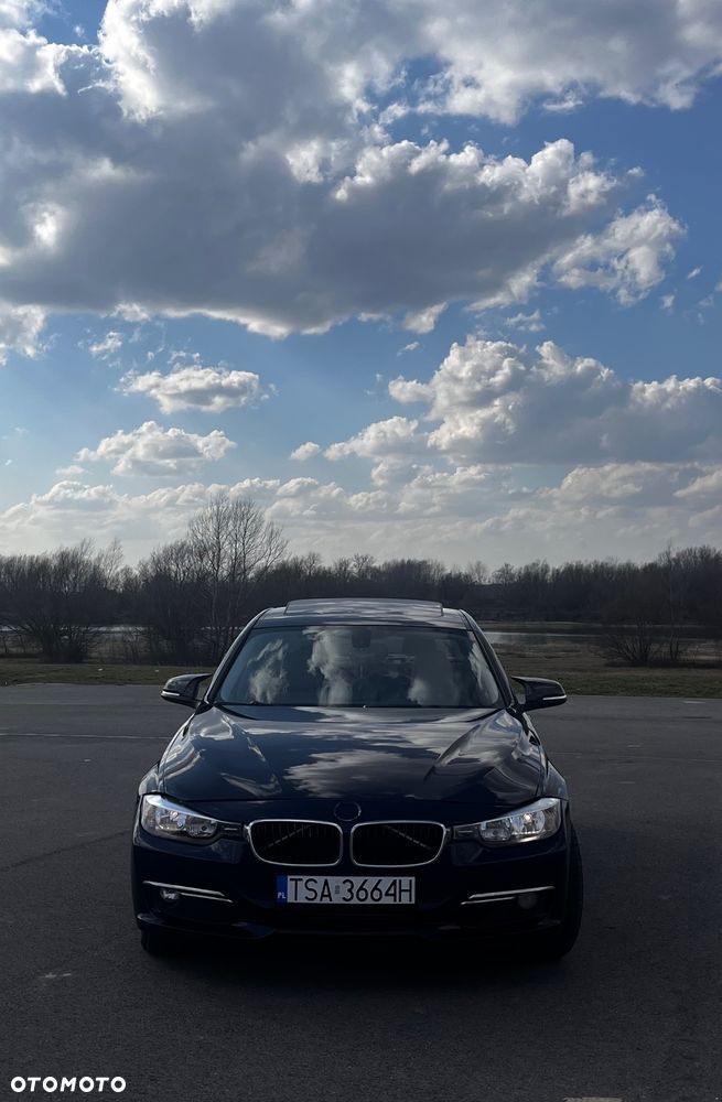 BMW Seria 3 328i Luxury Line - 2